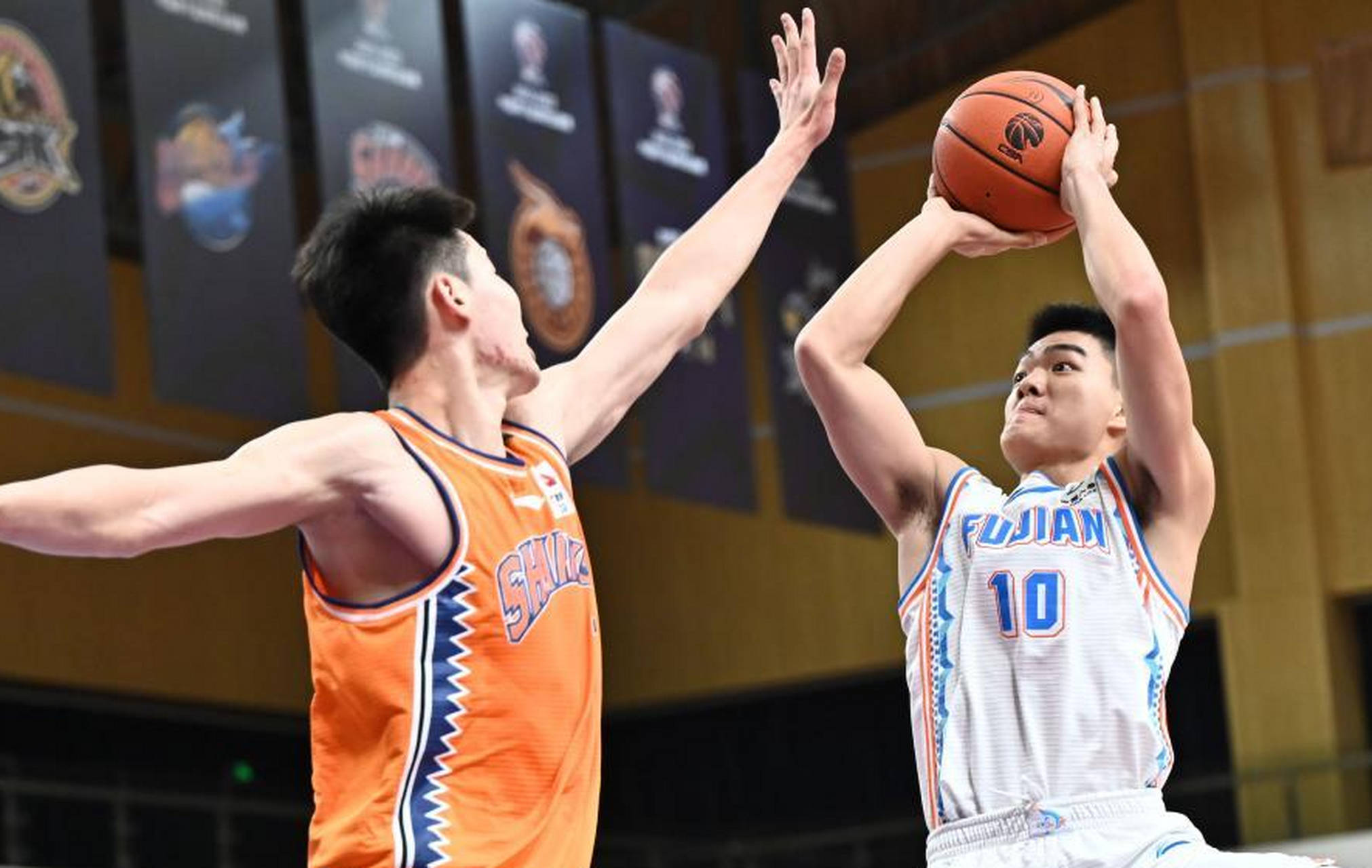 开云体育-广厦男篮发布备战花絮，冲刺阶段队长鼓劲，欧篮联任务艰巨，身体对抗强度拉满的简单介绍-开云体育