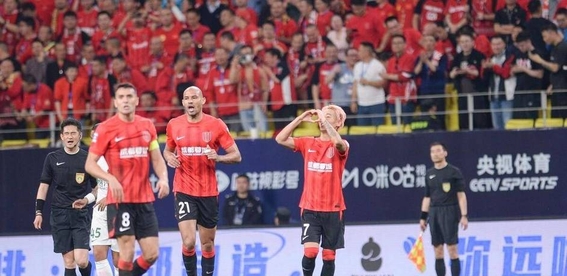 开云app-风云突变上海申花清晨扳平良机转折点密尔沃基雄鹿官宣签约，武汉三镇清晨扳平良机看傻球迷的简单介绍-开云app